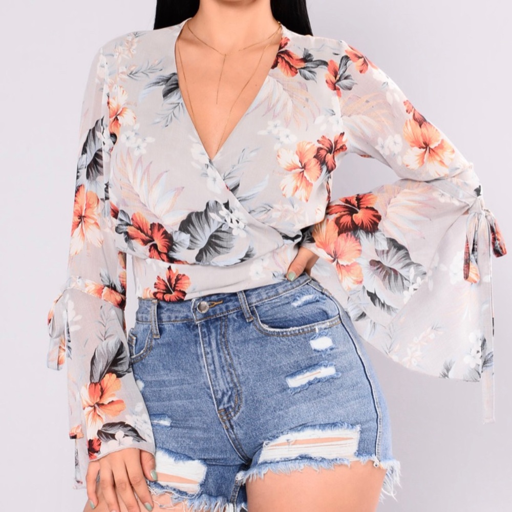 Fashion Nova Floral Cropped Blouse - Picture 5 of 8